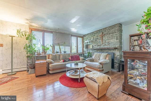 2135 MACLARIE LN, Broomall, PA 19008