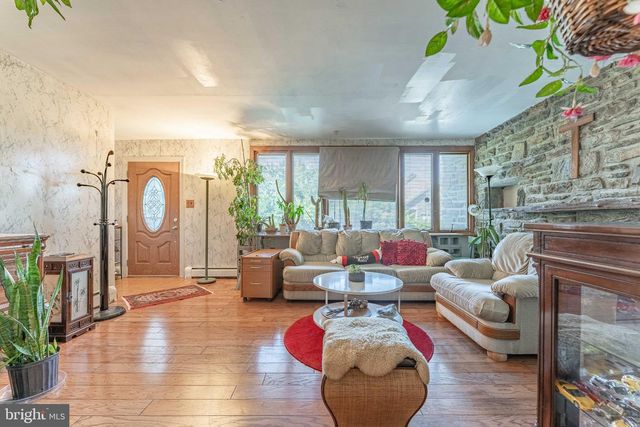 2135 MACLARIE LN, Broomall, PA 19008