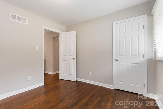 3526 Stonehaven Drive, Charlotte, NC 28215