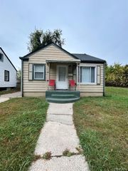 655 E Beverly Avenue, Pontiac, MI 48340