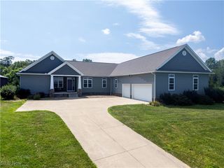 5758 Township Road 276, Millersburg, OH 44654