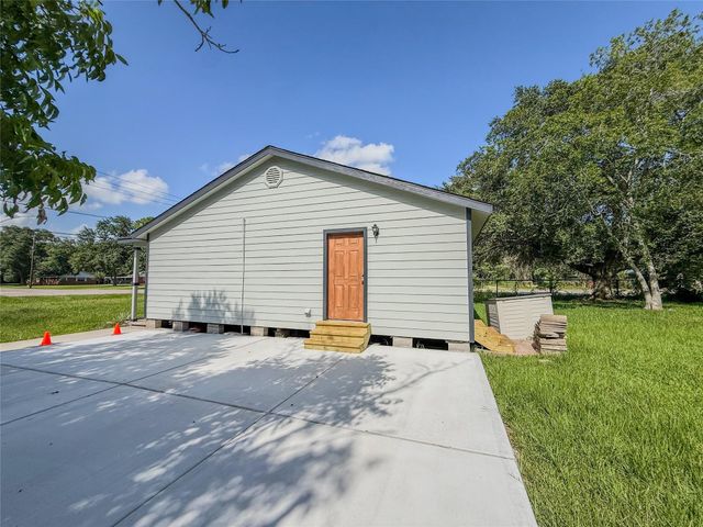 6310 Brookside Road, Brookside Village, TX 77581