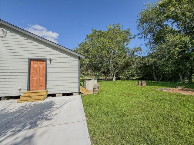 6310 Brookside Road, Brookside Village, TX 77581