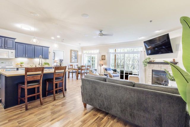 17841 Radam DRIVE, New Berlin, WI 53146