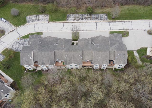 17841 Radam DRIVE, New Berlin, WI 53146