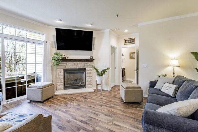 17841 Radam DRIVE, New Berlin, WI 53146