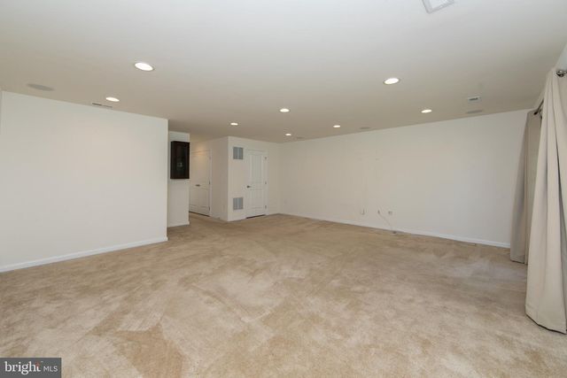 144 VILLAGE GREEN LN, Sicklerville, NJ 08081