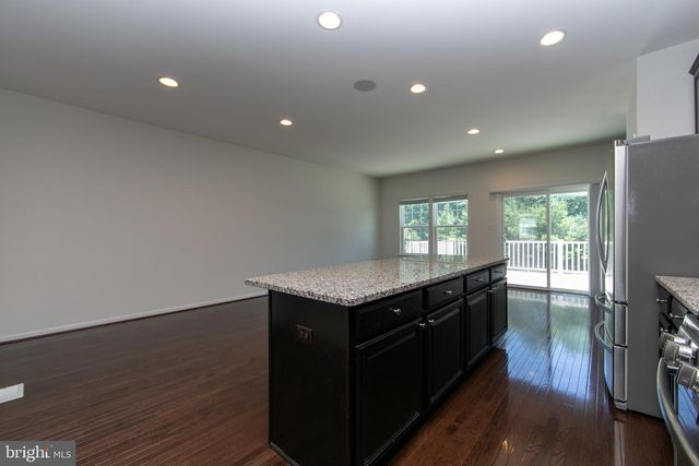 144 VILLAGE GREEN LN, Sicklerville, NJ 08081