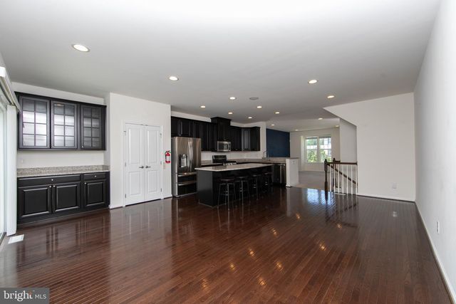 144 VILLAGE GREEN LN, Sicklerville, NJ 08081