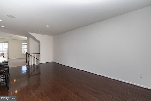 144 VILLAGE GREEN LN, Sicklerville, NJ 08081