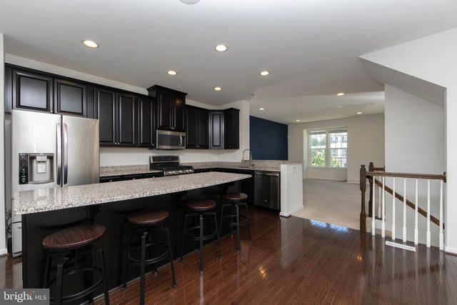 144 VILLAGE GREEN LN, Sicklerville, NJ 08081