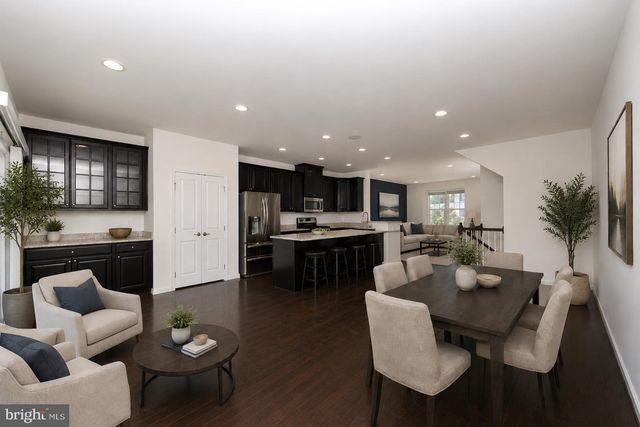 144 VILLAGE GREEN LN, Sicklerville, NJ 08081