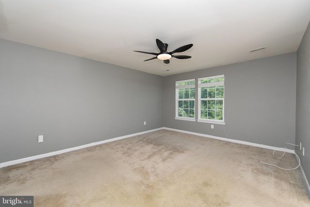 144 VILLAGE GREEN LN, Sicklerville, NJ 08081