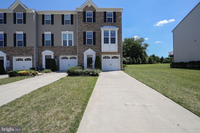144 VILLAGE GREEN LN, Sicklerville, NJ 08081