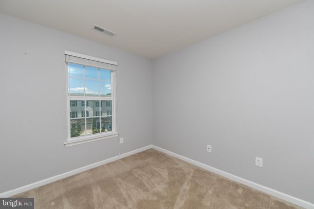 144 VILLAGE GREEN LN, Sicklerville, NJ 08081