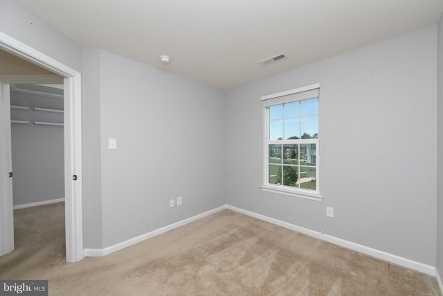 144 VILLAGE GREEN LN, Sicklerville, NJ 08081