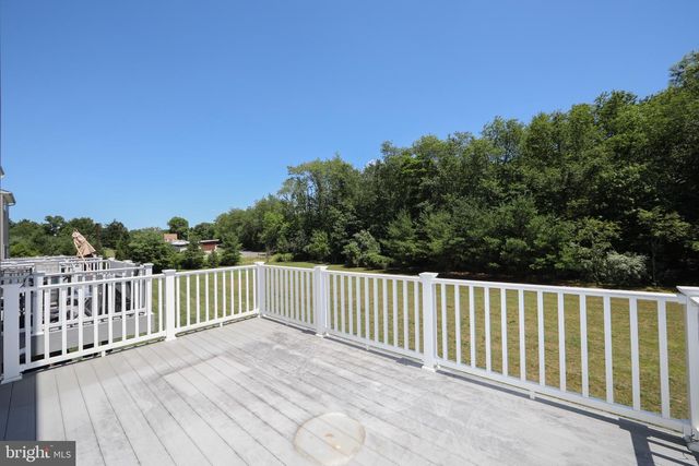 144 VILLAGE GREEN LN, Sicklerville, NJ 08081