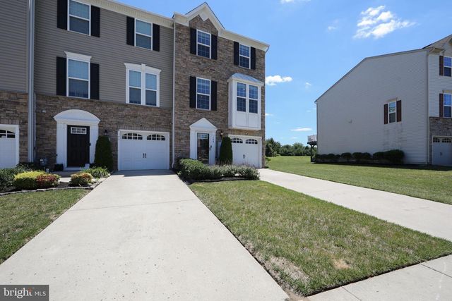 144 VILLAGE GREEN LN, Sicklerville, NJ 08081