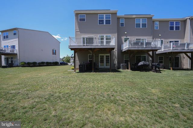 144 VILLAGE GREEN LN, Sicklerville, NJ 08081