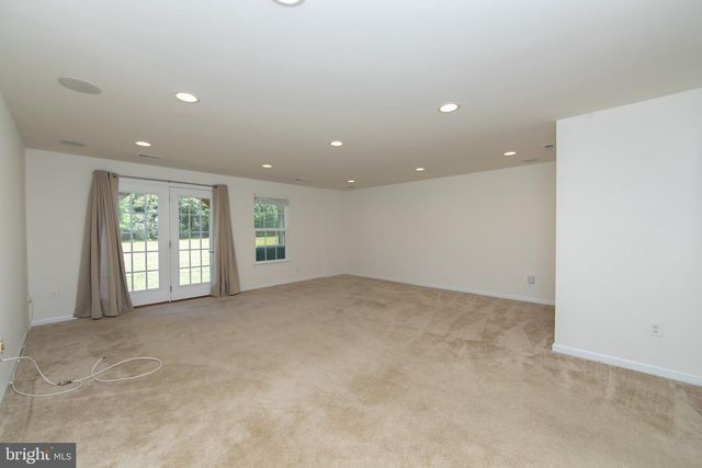 144 VILLAGE GREEN LN, Sicklerville, NJ 08081