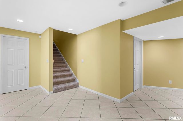 6501 WINTERBERRY Lane, Springfield, IL 62712