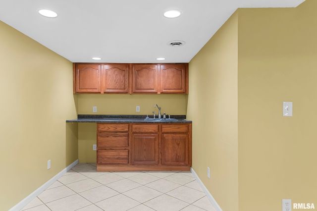 6501 WINTERBERRY Lane, Springfield, IL 62712