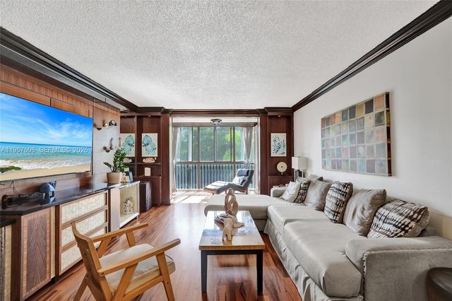 1000 NE 12th Ave 505, Hallandale Beach, FL 33009