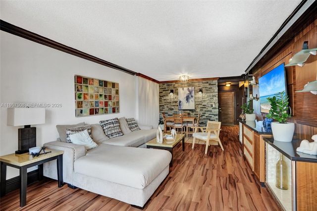 1000 NE 12th Ave 505, Hallandale Beach, FL 33009