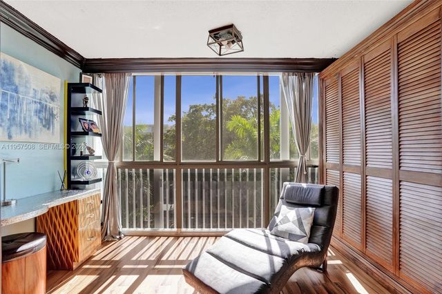 1000 NE 12th Ave 505, Hallandale Beach, FL 33009