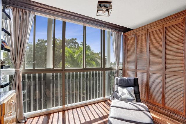 1000 NE 12th Ave 505, Hallandale Beach, FL 33009