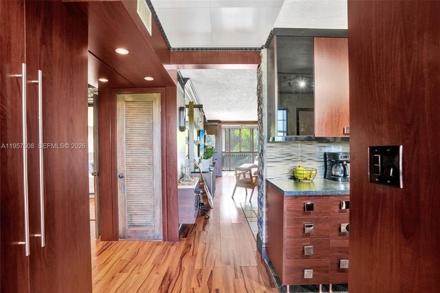 1000 NE 12th Ave 505, Hallandale Beach, FL 33009