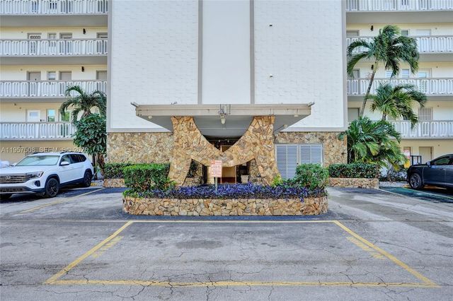 1000 NE 12th Ave 505, Hallandale Beach, FL 33009