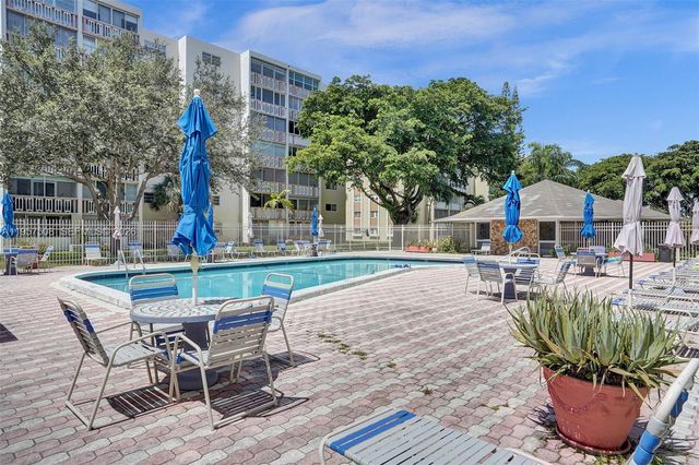 1000 NE 12th Ave 505, Hallandale Beach, FL 33009