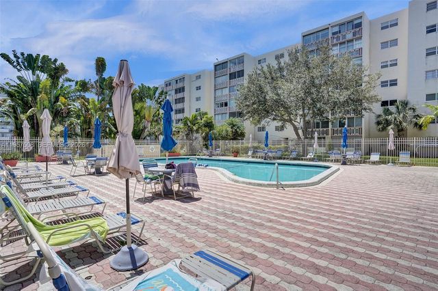 1000 NE 12th Ave 505, Hallandale Beach, FL 33009