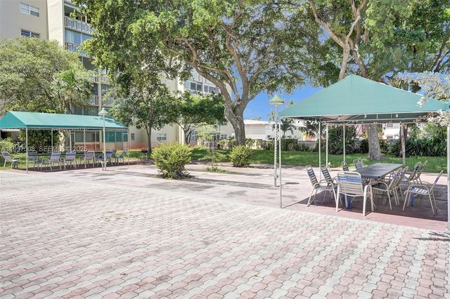 1000 NE 12th Ave 505, Hallandale Beach, FL 33009