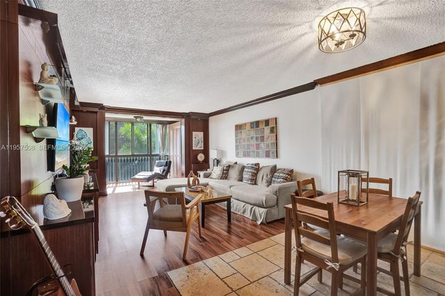 1000 NE 12th Ave 505, Hallandale Beach, FL 33009