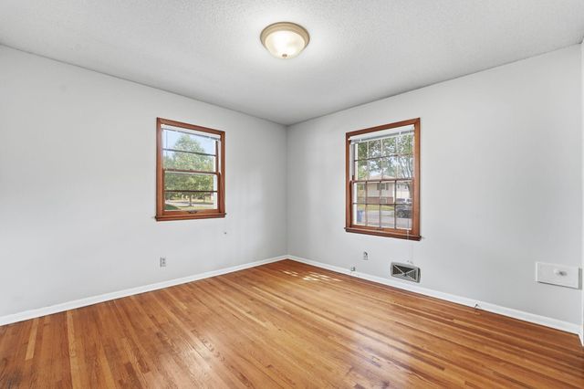 2213 Dellridge Avenue, Saint Paul, MN 55119