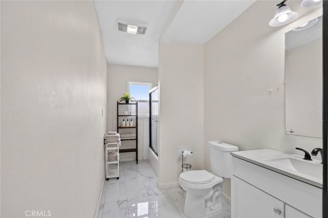 1530 W 81st Street, Los Angeles, CA 90047