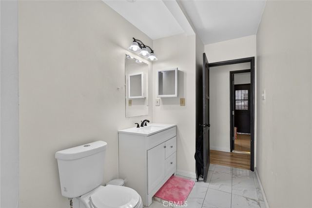 1530 W 81st Street, Los Angeles, CA 90047