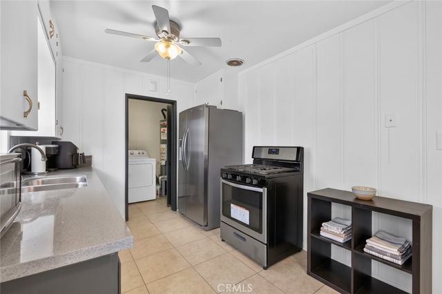 1530 W 81st Street, Los Angeles, CA 90047