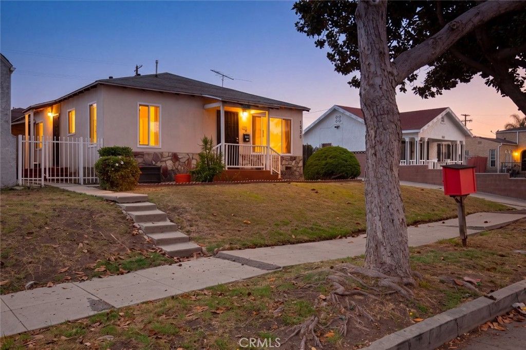1530 W 81st Street, Los Angeles, CA 90047