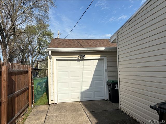 125 Hartford Avenue, Tonawanda, NY 14223