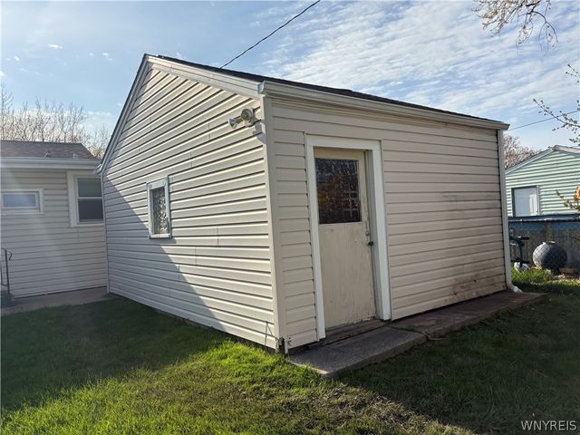 125 Hartford Avenue, Tonawanda, NY 14223