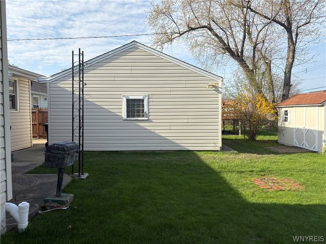 125 Hartford Avenue, Tonawanda, NY 14223