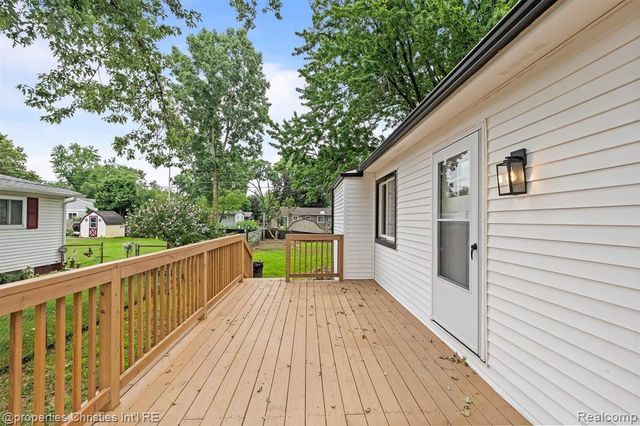 270 Arabelle Street, Commerce Twp, MI 48382