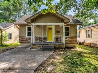 2419 S Vermont Avenue, Independence, MO 64052