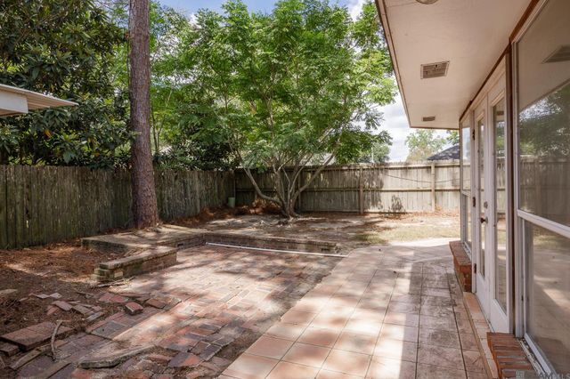 921 Briarrose Dr, Baton Rouge, LA 70810