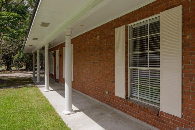 921 Briarrose Dr, Baton Rouge, LA 70810