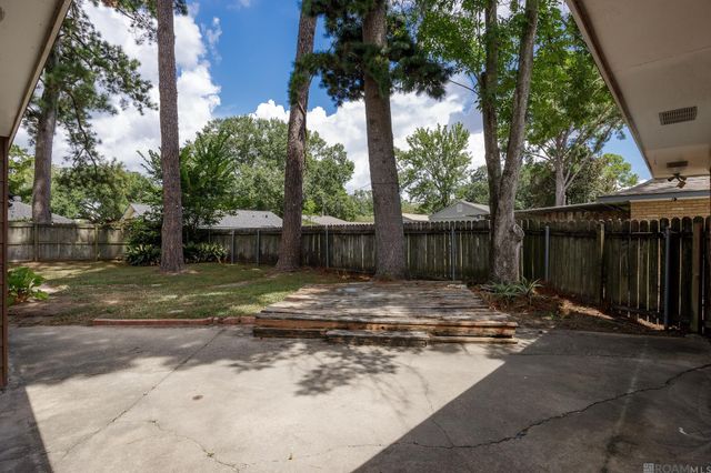 921 Briarrose Dr, Baton Rouge, LA 70810