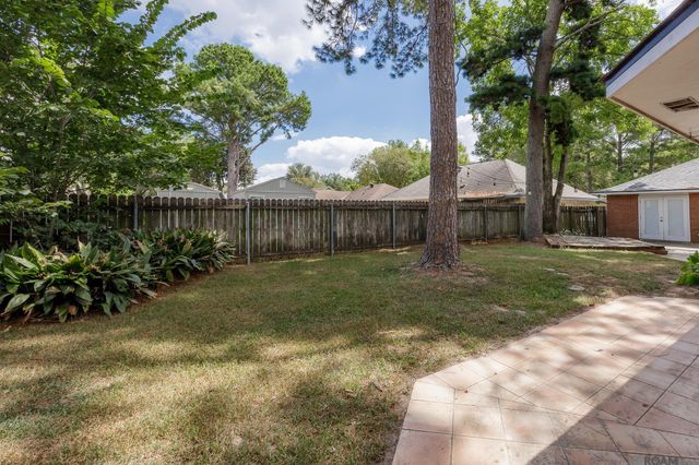 921 Briarrose Dr, Baton Rouge, LA 70810